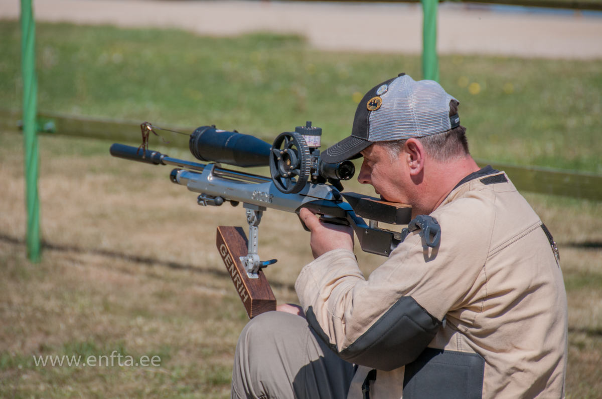 525 Between Gennadijs Cesnokovs